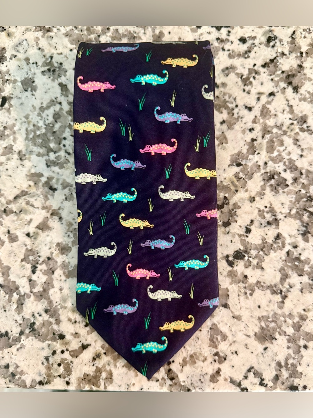 Vintage Alynn Alligators Tie 100% Silk Made USA Navy Novelty Gator Necktie NWOT